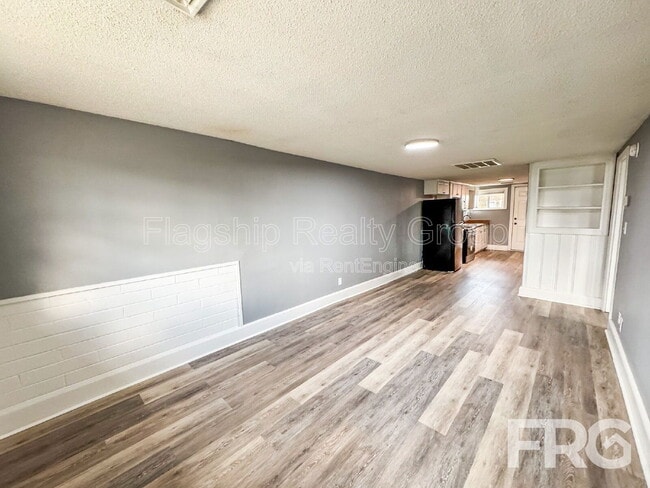 Photo - 600 Howell St Unit E