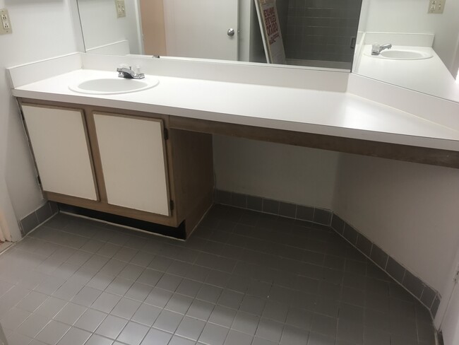 Photo - 3410 Pinewalk Dr N Unidad 825