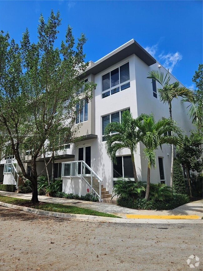 Building Photo - 6670 NW 105th Ct Rental