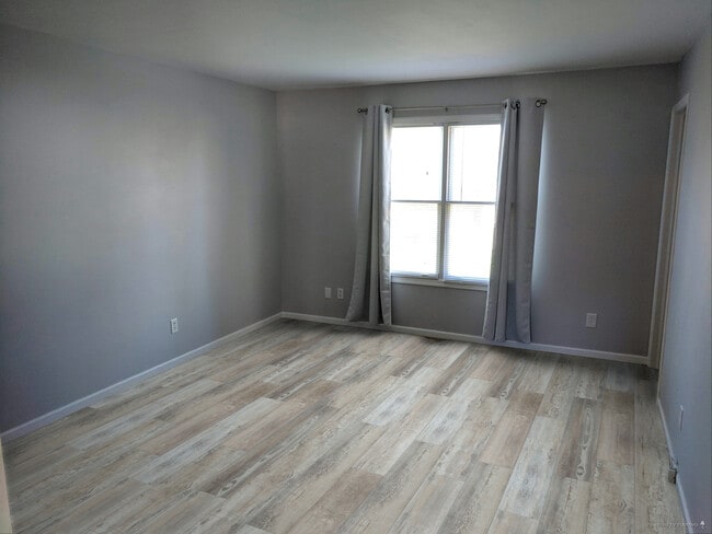 Photo - 4889 Drayton Rd