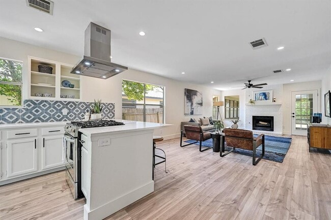 Photo - 10612 Watchful Fox Dr