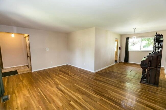 Photo - 2264 McKelvey Rd