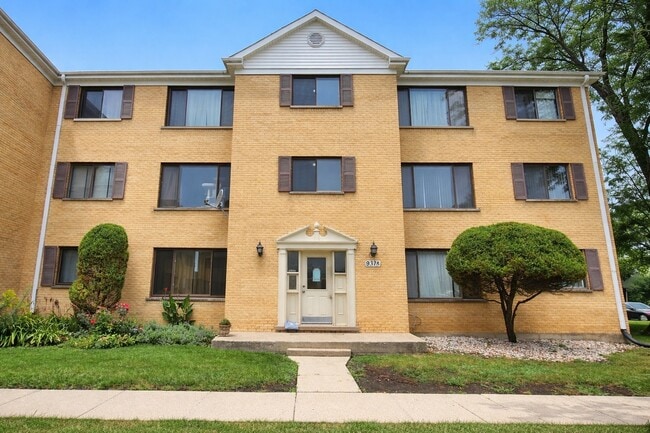 Building Photo - 9375 Hamilton Ct Unit E