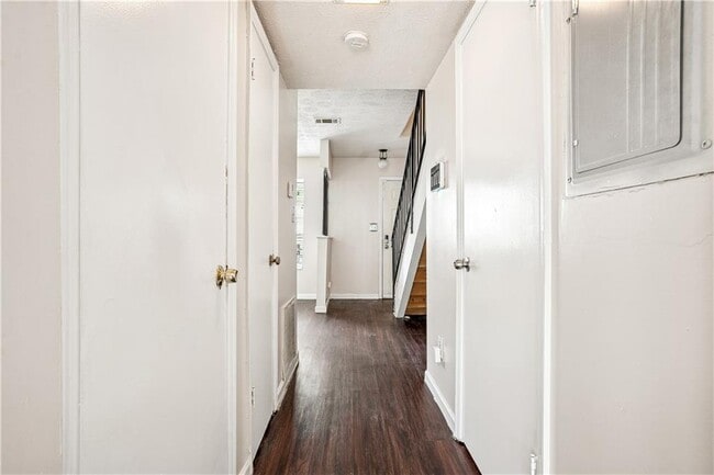 Photo - 6593 Sleepy Hollow Ln