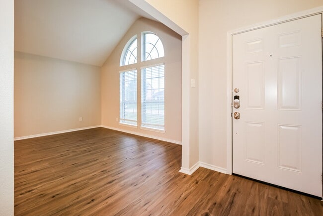 Photo - 1308 Doris Dr