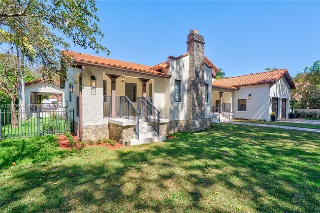 519 Alhambra Cir