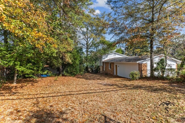 Photo - 5511 Canberra Ave