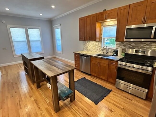 Photo - SHOWING FRI 6/26 & SAT 6/27 12:30-1:30PM!! 1 Bedroom 1 bath Cottage style Duplex
