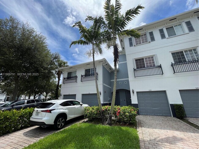 Building Photo - 3416 NW 14th Ct Unit 3416