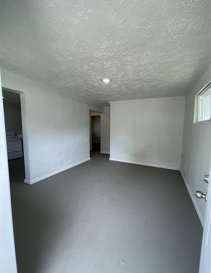 Photo - 1295 Preston St House