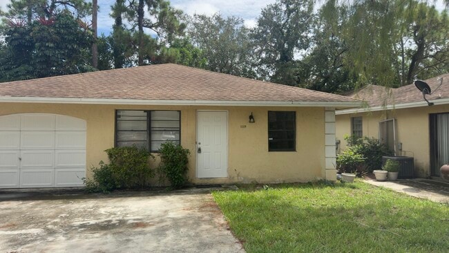 Building Photo - 1119 Goldenrod Rd Rental
