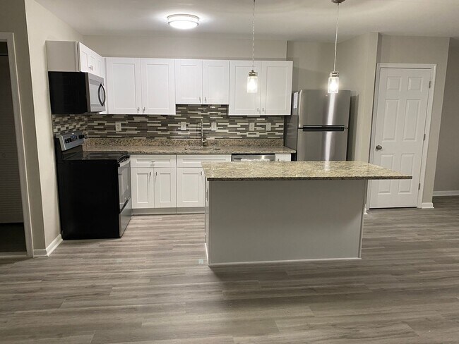 Photo - Spacious 1 Br Unit walking distance to Edsall Station