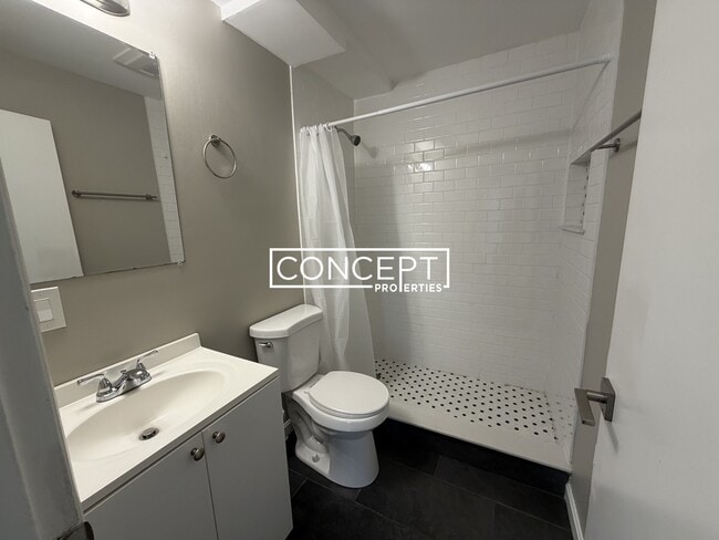 Building Photo - 226 Parker Hill Ave Unit 2