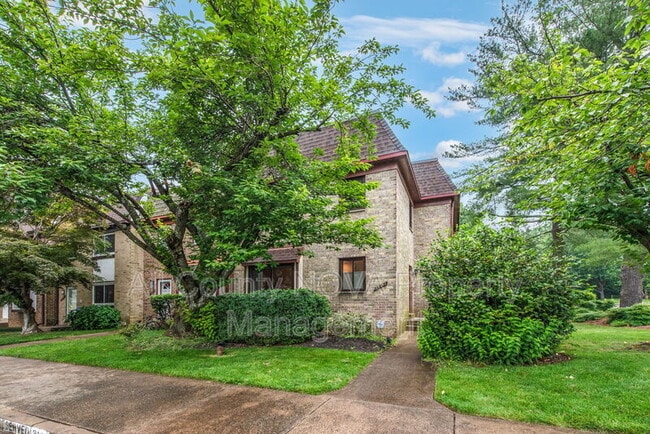 Building Photo - 10343 Bushman Dr