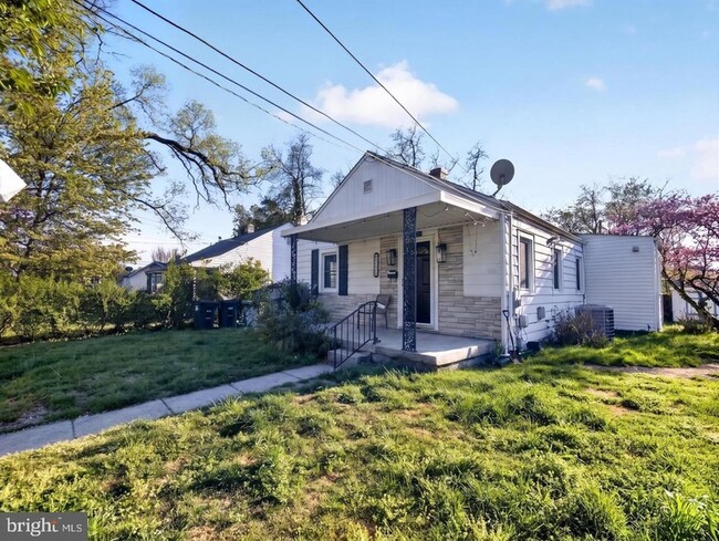 Building Photo - 5604 29th Ave