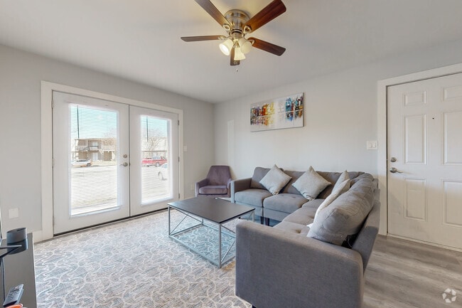 2BR, 1.5BA - 890SF - Living Room