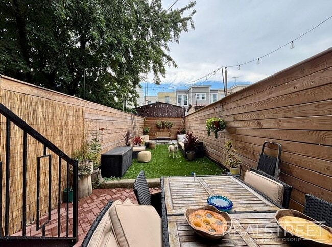 Building Photo - Brand New 2 Bed 2 Bath Duplex with Private... Rental