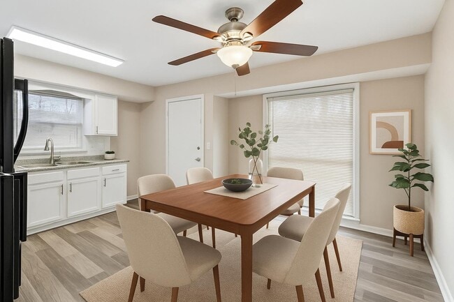 Photo - 400 Adamwood Dr Unit Jamestown - 2 Bedroom 1 Bath