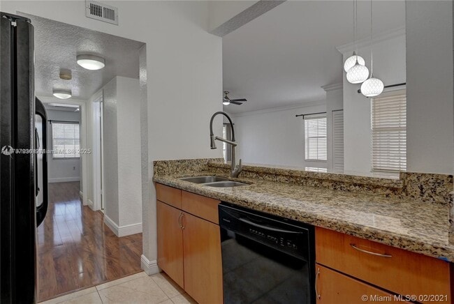 Photo - 2850 N Oakland Forest Dr