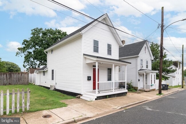 Photo - 107 West St