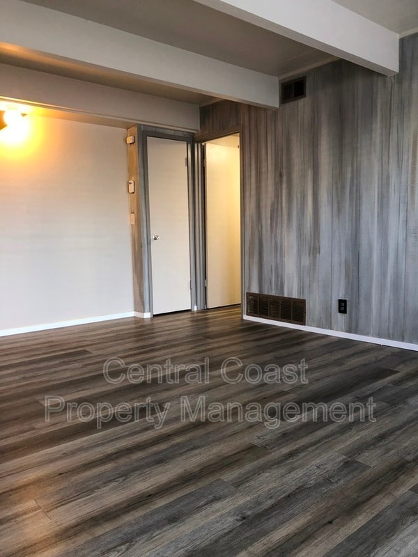 Photo - 451 Dela Vina Ave Unit 203