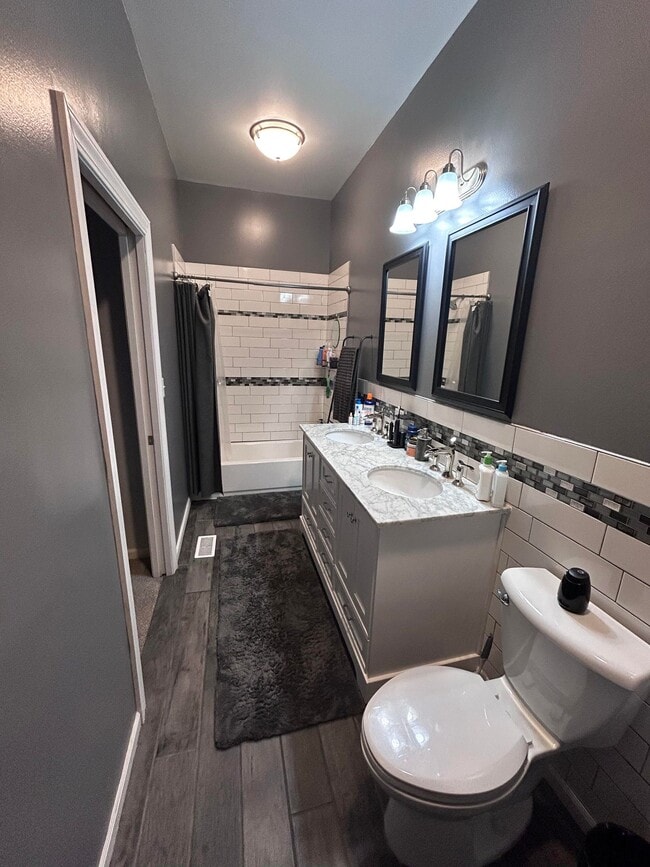 Photo - 2757 Dekalb St