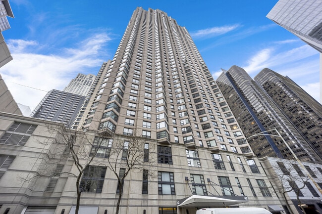 Building Photo - 401 E Ontario St Unit 3004
