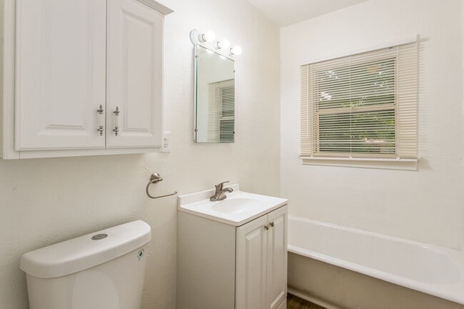 Photo - Charming 1-bedroom backhouse in Mentone!