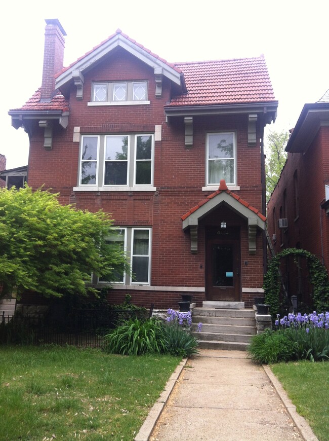 6112 Duplex - 6112 Waterman Blvd Apartments Unit 6112