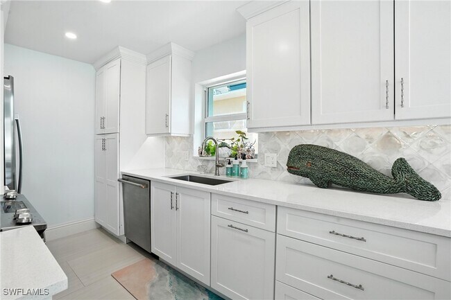 Photo - 2100 Gulf Shore Blvd N Unidad 100