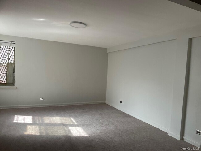 Photo - 63-61 Yellowstone Blvd Unit 4L
