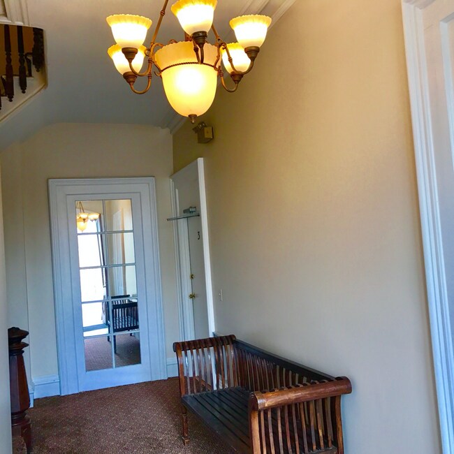 156 Circular St Unit 5