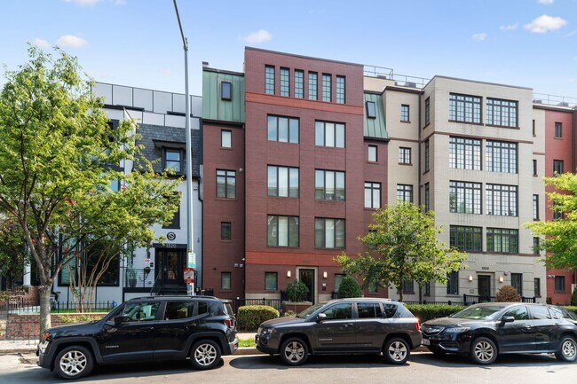 Photo - One month free rent with a lease start dat... Unit 1