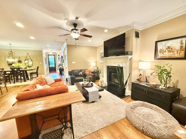 Photo - 465 Chapel Grove Ln