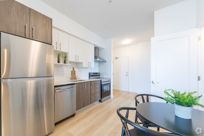 2BR, 1BA - 742SF - Kitchen - NUVO