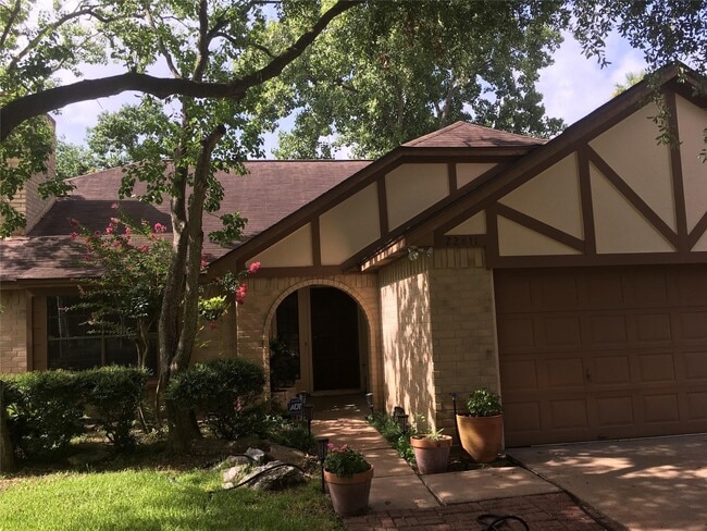 Building Photo - 22811 Rangeview Dr