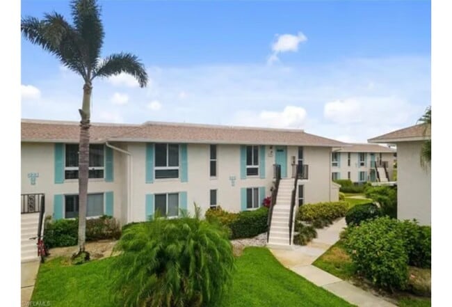 Photo - 221 Palm Dr Unit 2