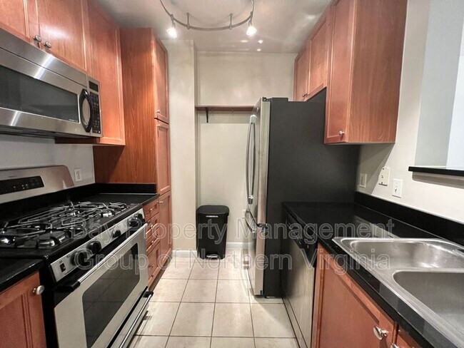 Photo - 851 N Glebe Rd Unidad N.