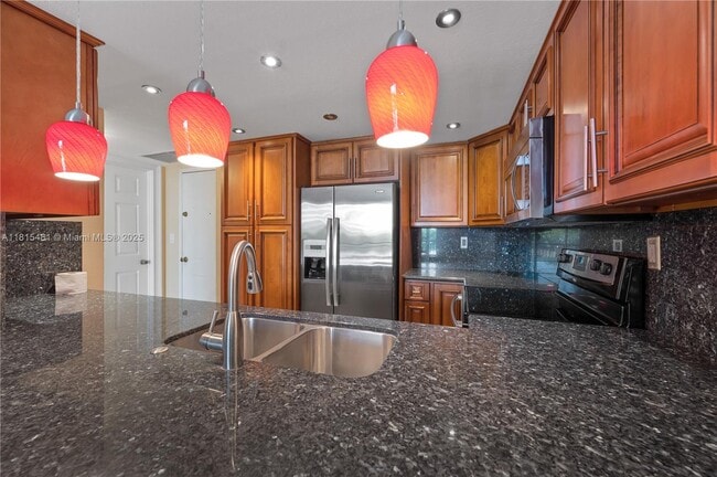 Photo - 540 Brickell Key Dr Unit 600