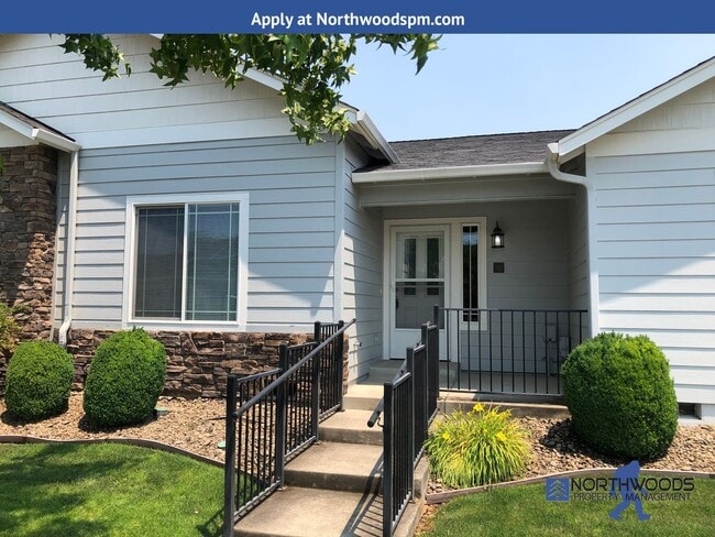 Building Photo - Located in Central Point in a 55 Plus Comm... Rental