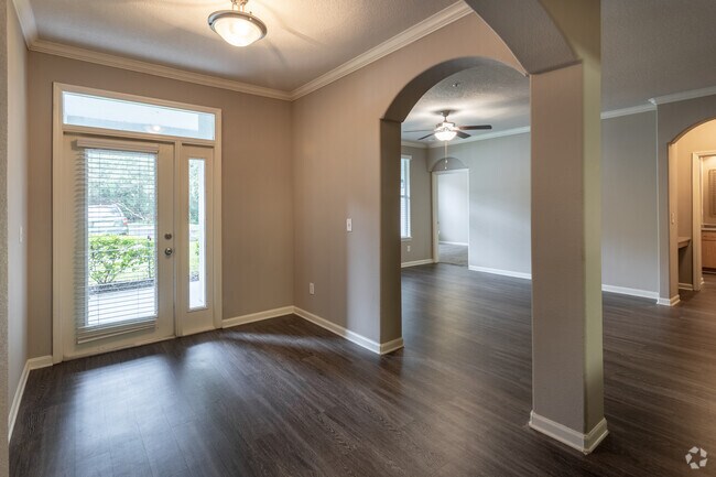 3BR, 2BA - 1,676 SF
