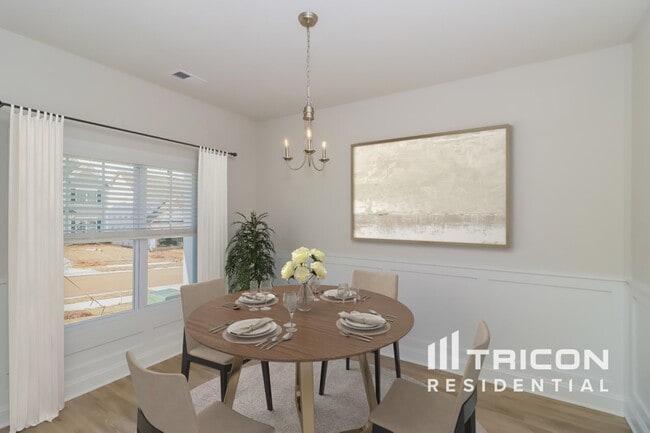 Photo - 108 Langham Ct