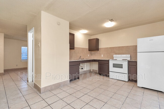 Photo - 6607 Brittmoore Rd