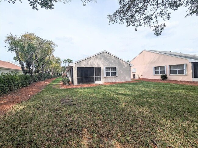Photo - 532 SE 21st Dr