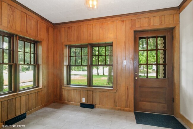 Photo - 28W456 Batavia Rd