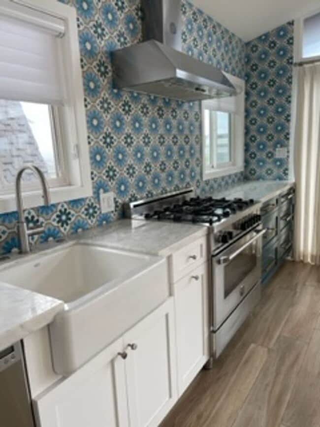 Building Photo - Manhattan Beach 3 Bed 3 Bath