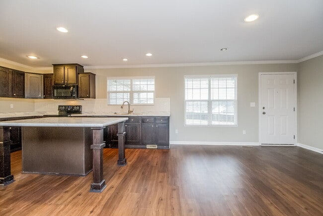 Photo - 2003 Vancroft Cir