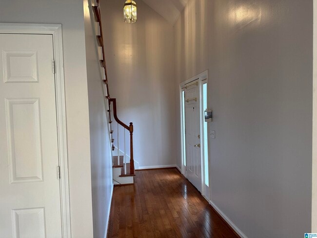Photo - 1715 Columbiana Ln
