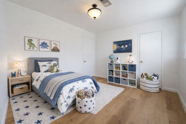 Photo - 1220 Kelving Way