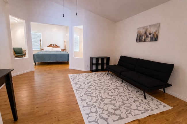 Photo - 991 N 2100 W